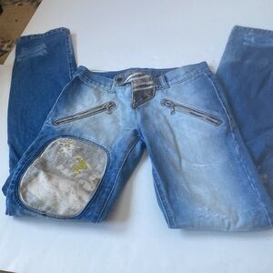 Swift Women’s Distressed Denim Jeans